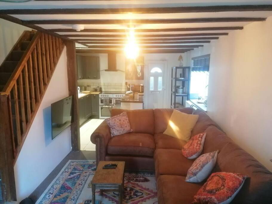The Old Barn, Cosy Townhouse In Leominster Villa Exteriör bild
