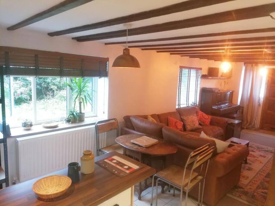 The Old Barn, Cosy Townhouse In Leominster Villa Exteriör bild